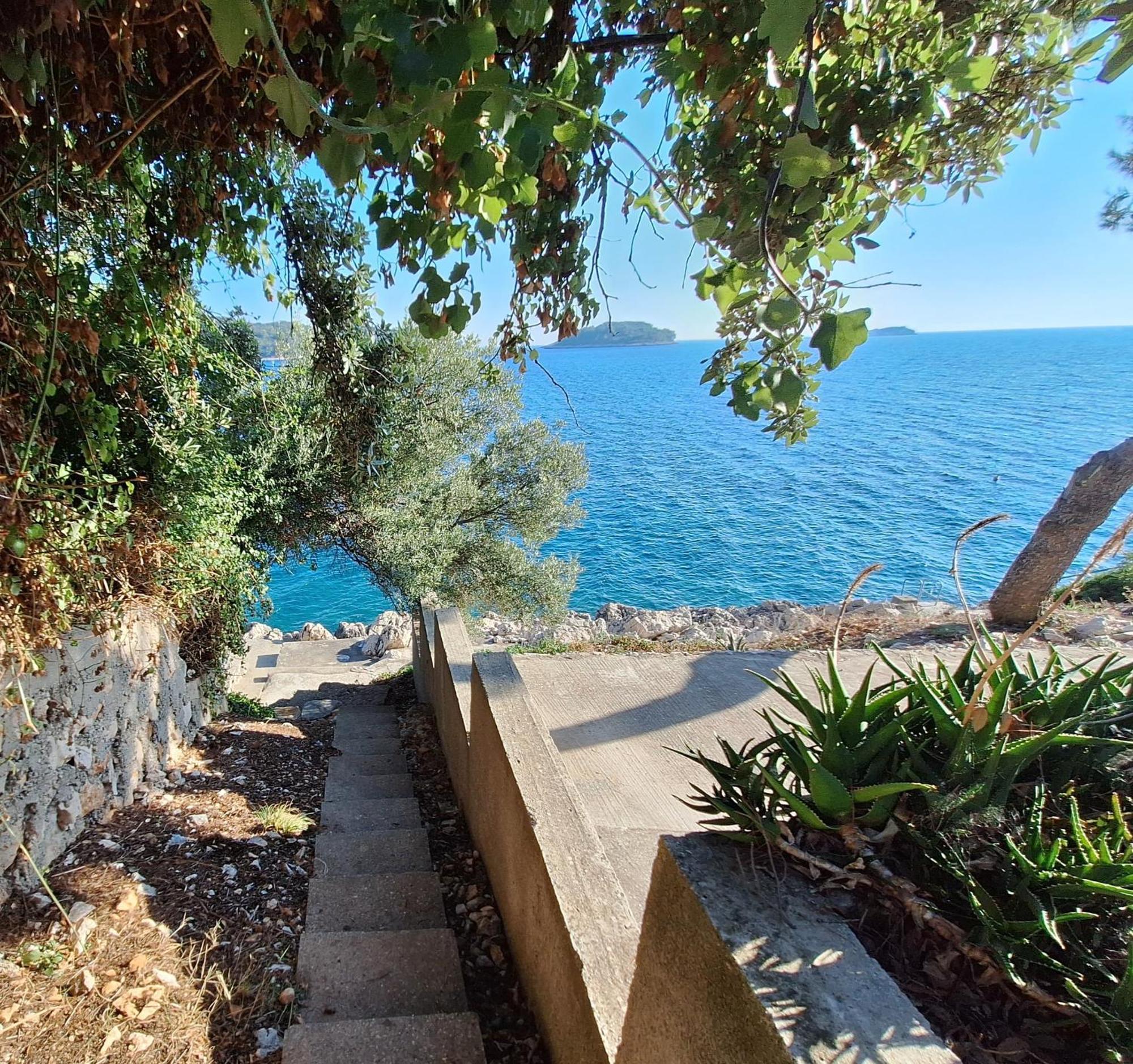 Apartman Ena By The Sea Prizba Buitenkant foto